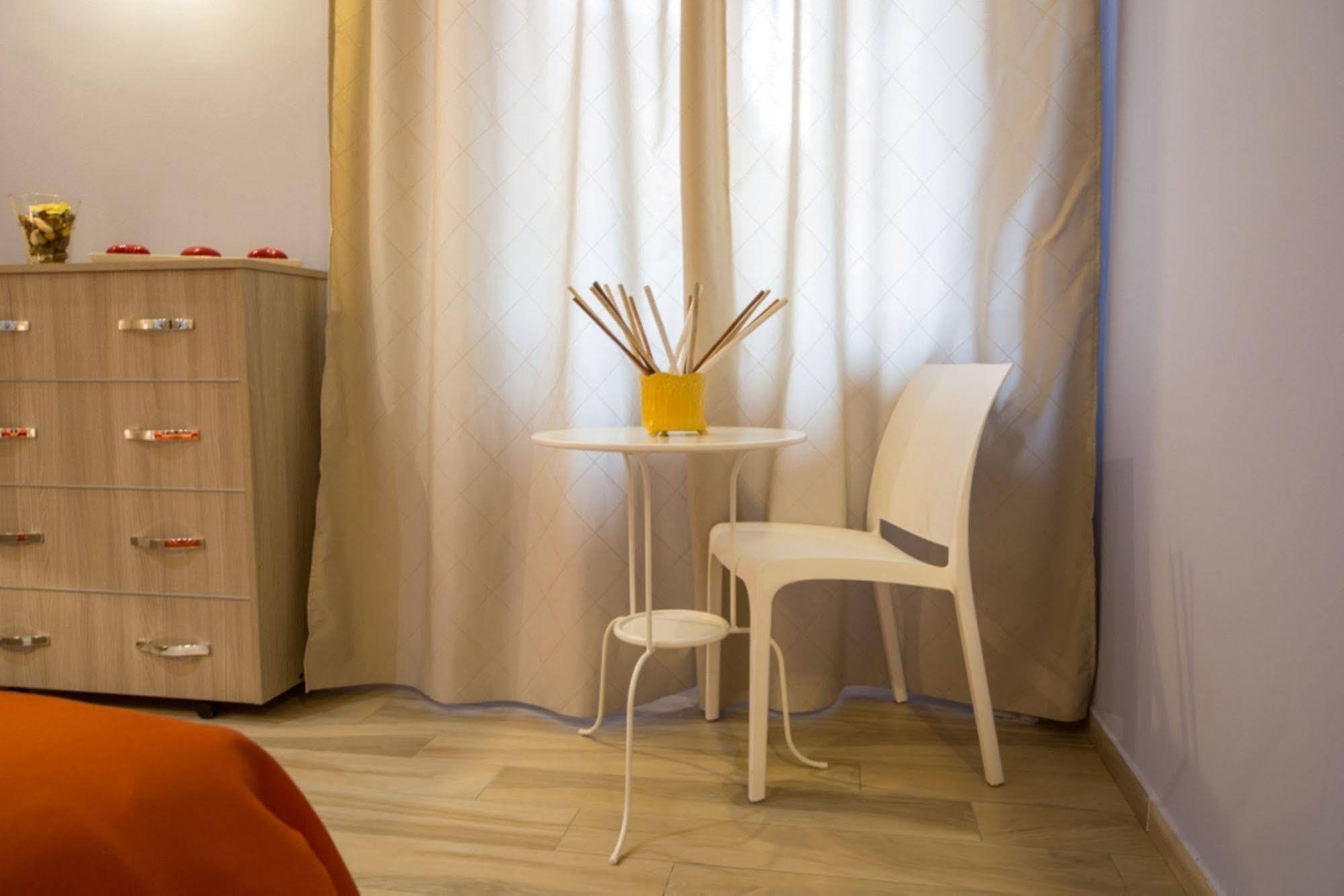 Mikale Rooms Roma Eksteriør bilde