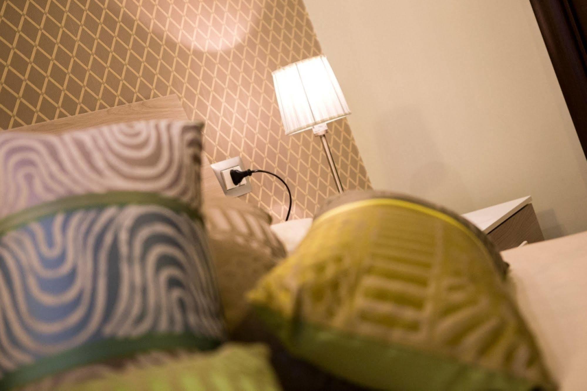 Mikale Rooms Roma Eksteriør bilde