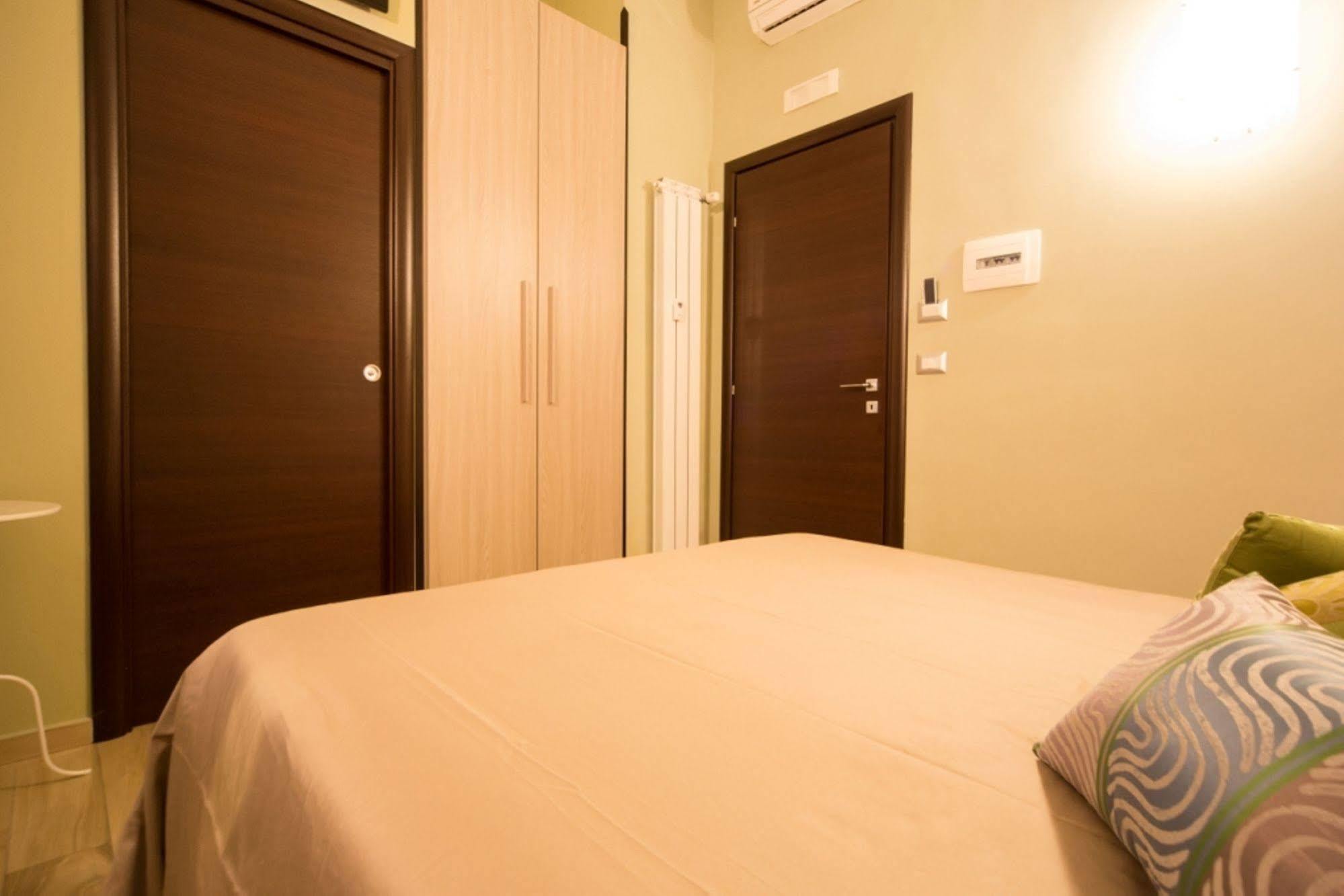 Mikale Rooms Roma Eksteriør bilde